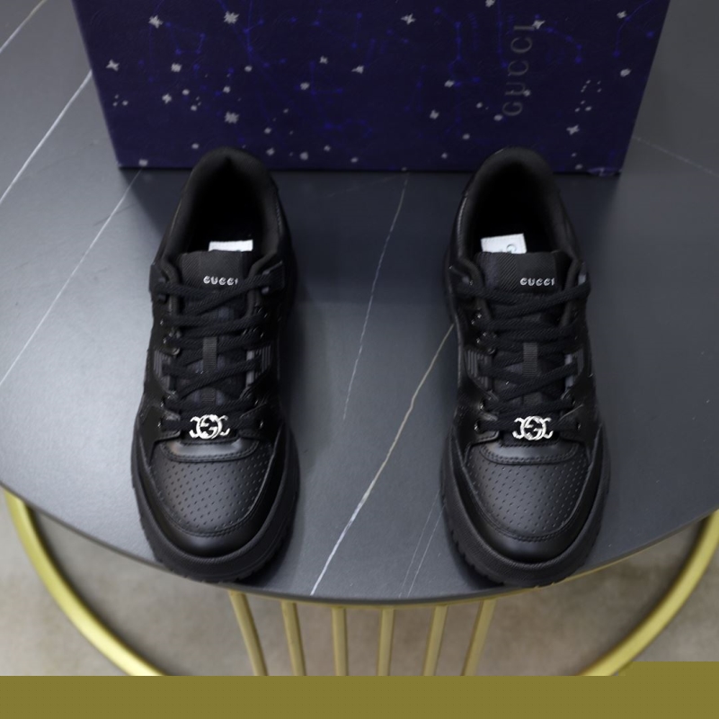 G*u*i casual shoes
